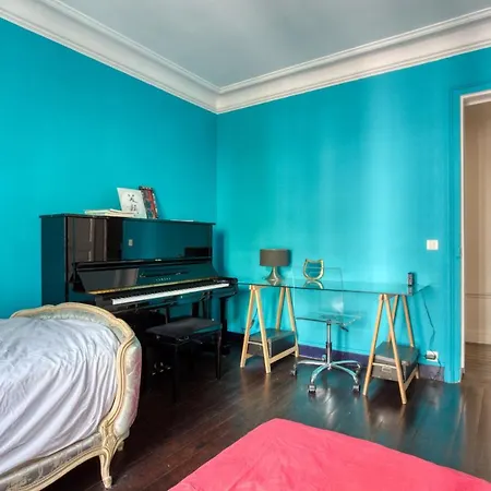 Magnificent Close To Montmartre Paris